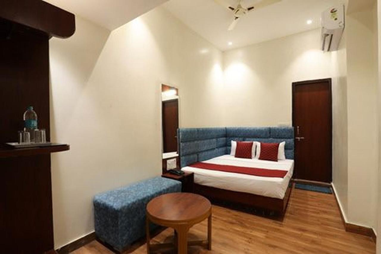 Amrit Hotel New Delhi Eksteriør bilde
